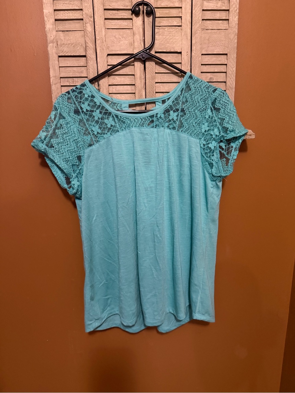 No Boundaries Teal Lace-Yoke Short Sleeve Top
